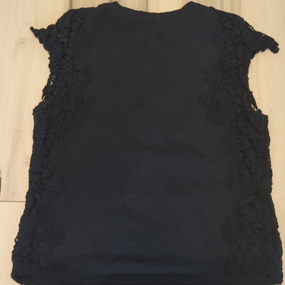 Express Lace Puff Sleeves top - Picture 2 of 2